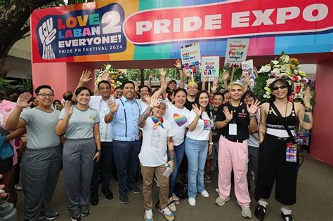 pang masa showbiz|Mga performer, mas dinumog sa Pride event! .